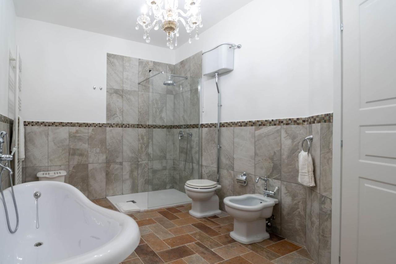 Luxury Villa Arianna Tarano Exteriör bild