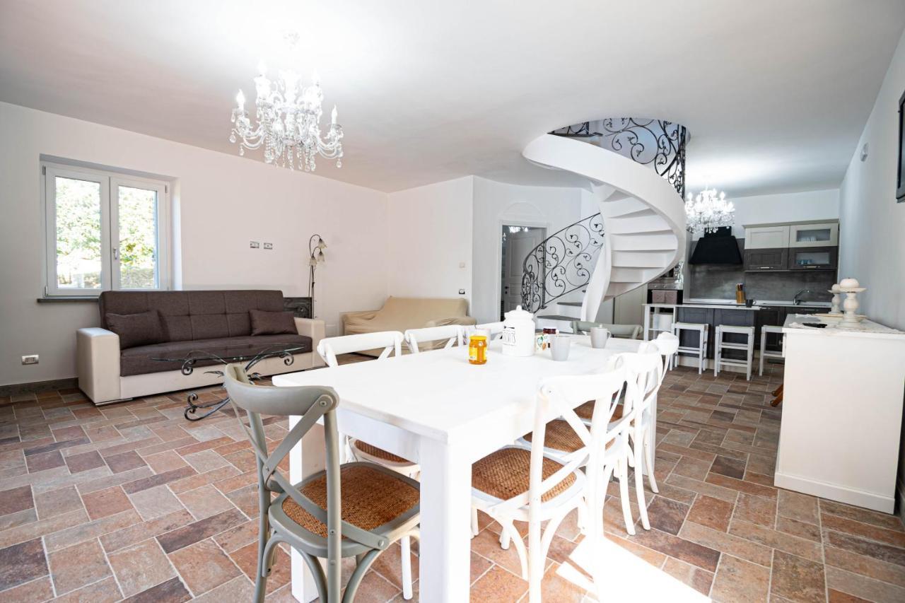 Luxury Villa Arianna Tarano Exteriör bild